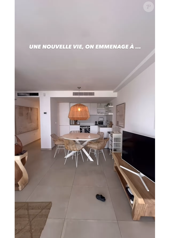 Leur appartement est composée de spacieuses pièces à vivre, dont une chambre parentale dotée d'un balcon privé ou encore une grande terrasse où il est possible pour eux de manger. Le tout face à un paysage idyllique et avec la mer à seulement "cinq minutes".
Rachel Legrain-Trapani et Valentin Léonard ont quitté la France pour s'installer en Espagne. Instagram