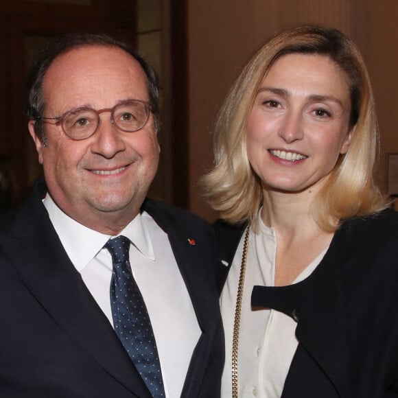 Après les JO de Paris, les Jeux Paralympiques ont été mis à l'honneur dans tout l'Hexagone. Une compétition que suivent de près François Hollande et son épouse Julie Gayet.
François Hollande et Julie Gayet - Vernissage de l'exposition de la Collection François Pinault du Sculpteur Charles Ray à la Bourse du Commerce à Paris, France. Bertrand Rindoff/Bestimage 