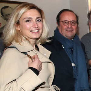 Exclusif - Julie Gayet et son compagnon François Hollande - Générale de la Pièce "Rimbaud en Feu" au théatre Antoine à Paris le 13 janvier 2022. © Bertrand Rindoff Petroff / Bestimage 