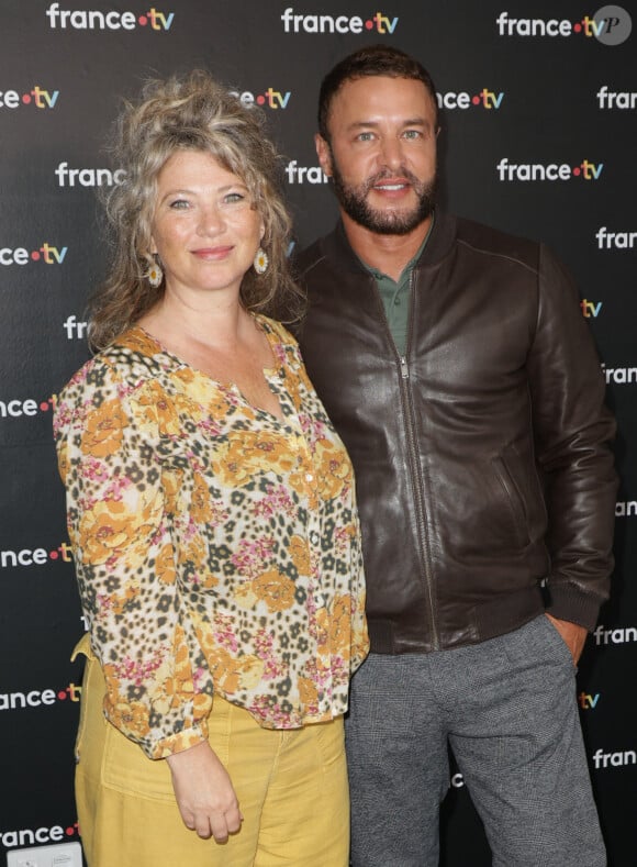 Cécile Bois et Raphaël Lenglet au photocall de la conférence de presse de rentrée de France Télévisions à Paris, France, le 4 septembre 2024. © Coadic Guirec/Bestimage