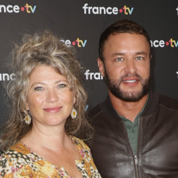 Cécile Bois et Raphaël Lenglet au photocall de la conférence de presse de rentrée de France Télévisions à Paris, France, le 4 septembre 2024. © Coadic Guirec/Bestimage