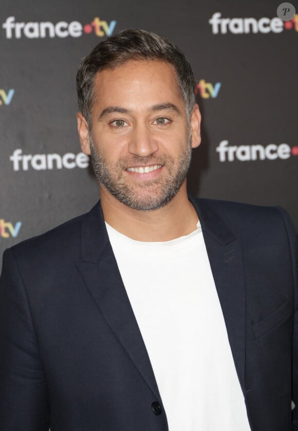 Julien Benedetto au photocall de la conférence de presse de rentrée de France Télévisions à Paris, France, le 4 septembre 2024. © Coadic Guirec/Bestimage