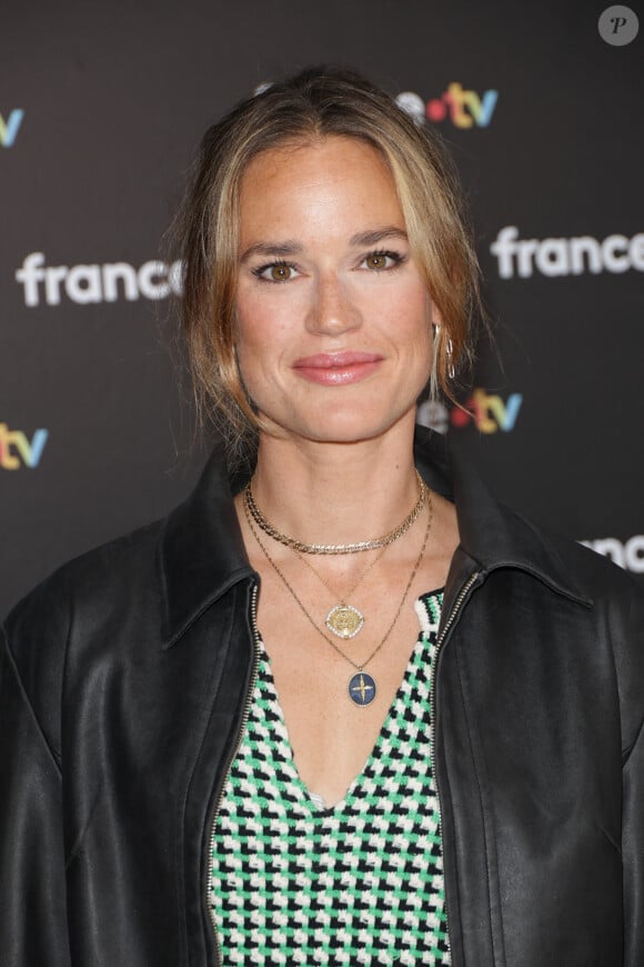 Constance Gay au photocall de la conférence de presse de rentrée de France Télévisions à Paris, France, le 4 septembre 2024. © Coadic Guirec/Bestimage