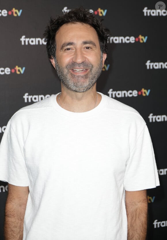 Mathieu Madénian au photocall de la conférence de presse de rentrée de France Télévisions à Paris, France, le 4 septembre 2024. © Coadic Guirec/Bestimage