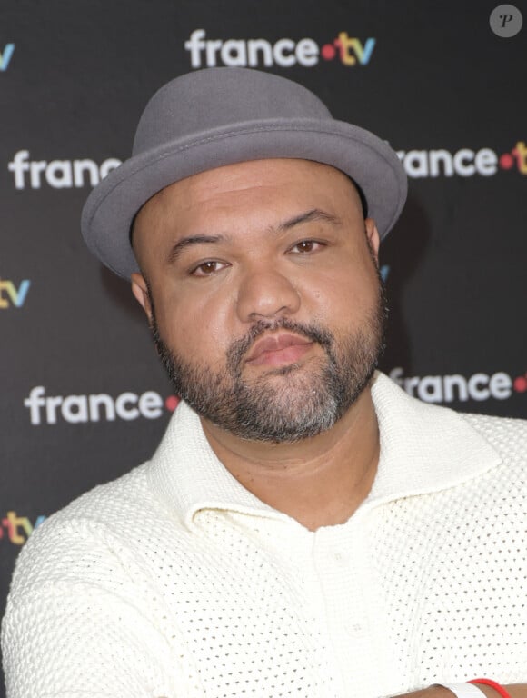 Raphäl Yem au photocall de la conférence de presse de rentrée de France Télévisions à Paris, France, le 4 septembre 2024. © Coadic Guirec/Bestimage