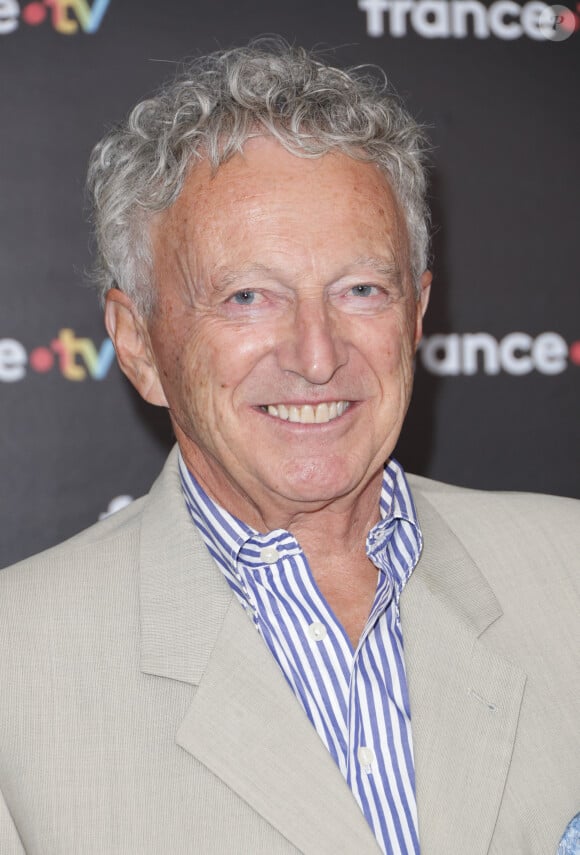 Nelson Monfort au photocall de la conférence de presse de rentrée de France Télévisions à Paris, France, le 4 septembre 2024. © Coadic Guirec/Bestimage