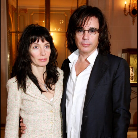 Grand nombre d'artistes ont marqué l'existence d'Anne Parillaud.
Jean-Michel Jarre et Anne Parillaud - Déjeuner à l'hôtel Meurice à Paris organisé par la fondation pour l'enfance.