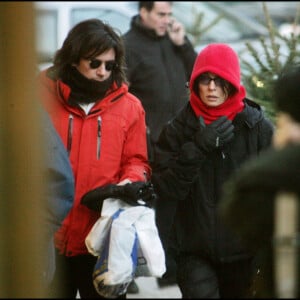 EXCLUSIF - Anne Parillaud et Jean-Michel Jarre en vacances à Courchevel.