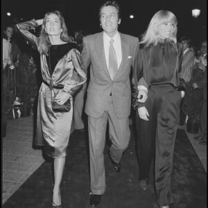 Archives - Anne Parillaud, Alain Delon et Mireille Darc à la première du film "Passion d'amour" en 1981.