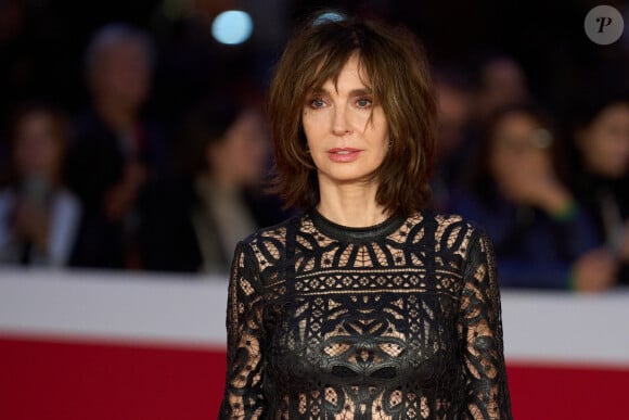 Anne Parillaud à la première du film "A la recherche" lors de la 18ème édition du festival du film de Rome le 24 octobre 2023. 