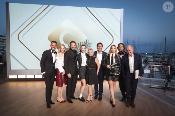 Exclusif - Mohamed Bouhafsi, Celine Salette, Samuel Lebihan, Charlotte Le Bon, Anne-Elisabeth Lemoine, Patrick Cohen, Santa, Bertrand Chameroy, Pierre Lescure sur le plateau de l'émission "C à vous" lors du 77ème Festival International du Film de Cannes (14 - 25 mai 2024), le 24 mai 2024. © Jack Tribeca / Bestimage