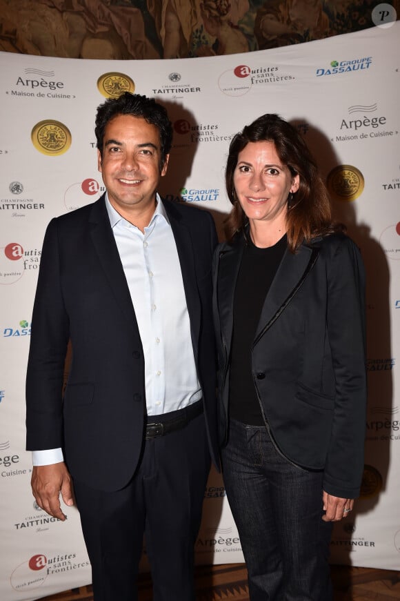 Et elle a lancé sa propre boîte Maison Cooren, un cabinet via lequel elle gère la "conception, la réalisation et le suivi de projets d'aménagement d'espaces intérieurs" avec ses équipes. 
Exclusif - Patrick Cohen et sa femme Alexandra - Dîner de gala caritatif pour l'association Autistes Sans Frontières à l'hôtel Marcel Dassault à Paris, France, le 1er juin 2017. © Rachid Bellak/Bestimage