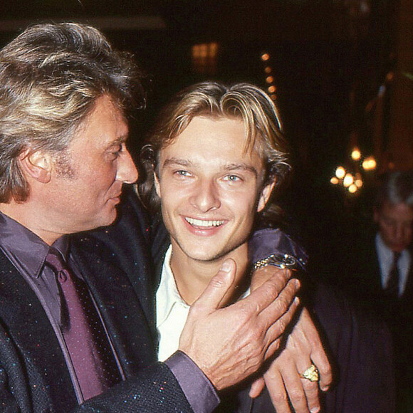 Entre David et Johnny, Cameron peut se targer d'avoir un bel héritage....
Johnny Hallyday et David Hallyday( Fouquet's 29/10/1989)