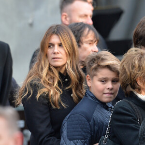 Alexendra Pastor et Cameron Smet - Sorties de l'église de la Madeleine après les obsèques de Johnny Hallyday à Paris le 9 décembre 2017. © Veeren / Bestimage  Celebs leaving church of La Madeleine for the funeral of Johnny Hallyday in Paris on December 9, 2017. 