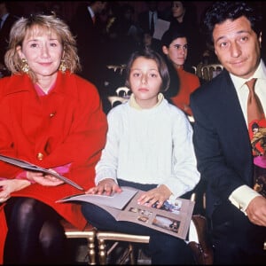 Archives - Marie-Anne Chazel aux côtés de son ex-compagnon Christian Clavier et leur fille Margot lors d'un défilé de mode en 1992.