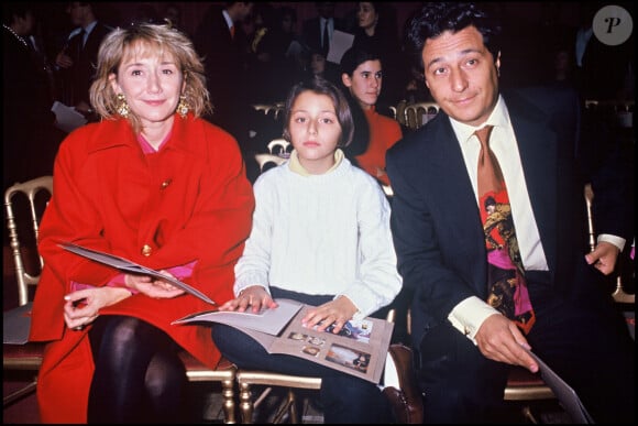 Archives - Marie-Anne Chazel aux côtés de son ex-compagnon Christian Clavier et leur fille Margot lors d'un défilé de mode en 1992.