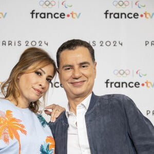 Léa Salamé et Laurent Luyat lors de la présentation des journalistes et chroniqueurs de France Télévisions pour les Jeux Olympiques 2024 au musée de l'Homme à Paris, le 11 juin. © Pierre Perusseau / Bestimage 