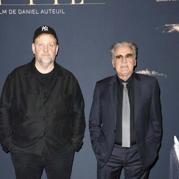 Gregory Gadebois et Daniel Auteuil lors de l'avant-première du film "Le fil" au cinéma Arlequin à Paris le 9 septembre 2024.