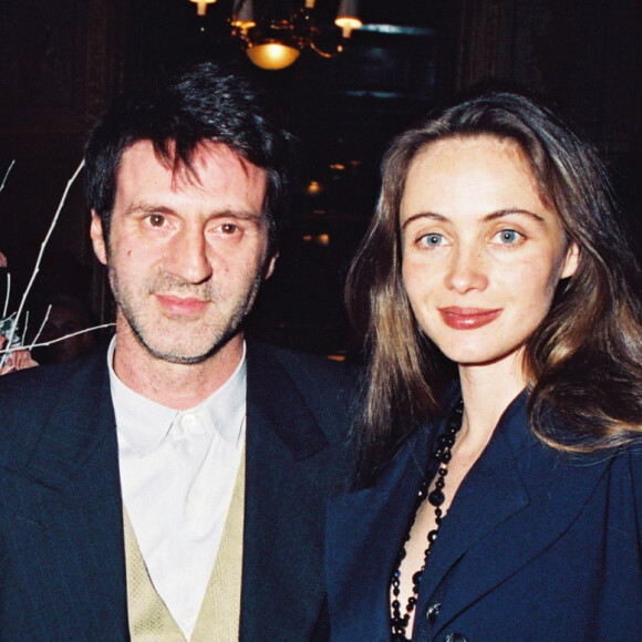 La fille de Daniel Auteuil et d'Emmanuelle Béart a fait une apparition très remarquée
Catherine Deneuve, Daniel Auteuil et Emmanuelle Béart en 1993