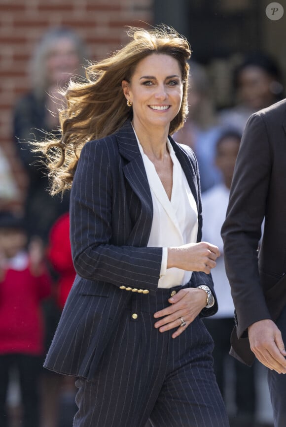 Sur la forme, sa vidéo semble être un conte de fées
Le prince William, prince de Galles, et Catherine (Kate) Middleton, princesse de Galles, en visite au pavillon Grange à Cardiff, le 3 octobre 2023.