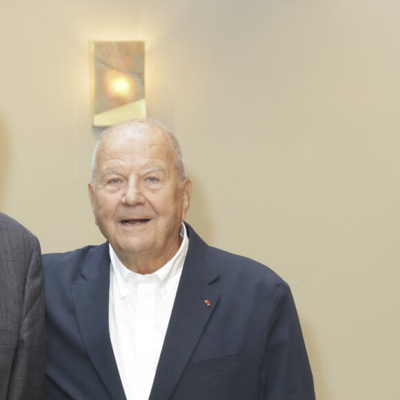 Exclusif - Stéphane Martin (ancien président du musée du quai Branly qui était président d’honneur du Parcours des Mondes l'an dernier), Marc Ladreit de Lacharrière (nouveau président d’honneur du Parcours des Mondes) - Inauguration de la visite du Parcours des Mondes édition à Paris. © Jack Tribeca / Bestimage