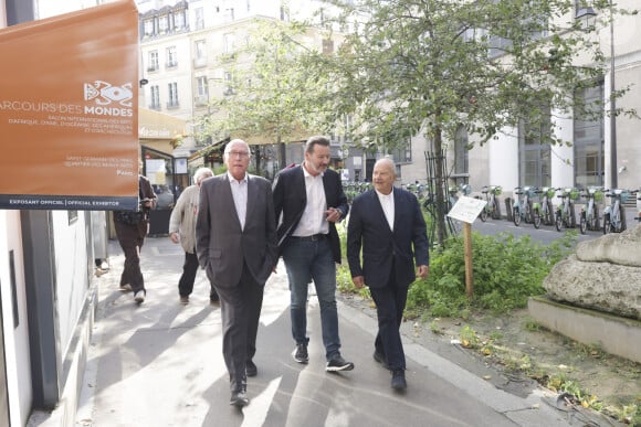 Exclusif - Stéphane Martin (ancien président du musée du quai Branly qui était président d’honneur du Parcours des Mondes l'an dernier), Yves-Bernard Debie (directeur général du Parcours des Mondes), Marc Ladreit de Lacharrière (nouveau président d’honneur du Parcours des Mondes) - Inauguration de la visite du Parcours des Mondes édition à Paris. © Jack Tribeca / Bestimage