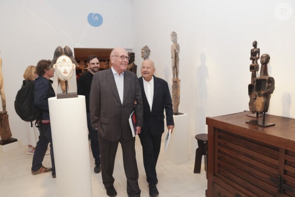 Exclusif - Stéphane Martin (ancien président du musée du quai Branly qui était président d’honneur du Parcours des Mondes l'an dernier), Marc Ladreit de Lacharrière (nouveau président d’honneur du Parcours des Mondes) - Inauguration de la visite du Parcours des Mondes édition à Paris. © Jack Tribeca / Bestimage