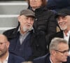 Charlélie Couture et son frère Tom Novembre dans les tribunes des Internationaux de France de tennis de Roland Garros 2024 à Paris, France, le 30 mai 2024. © Jacovides-Moreau/bestimage 