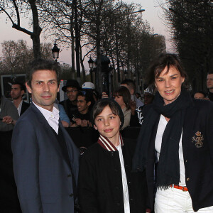 Frédéric Taddeï, Claire Nebout et leur fils Diego - Avant-première du film "Sur la piste du Marsupilami" au Gaumont Marignan à Paris le 26 mars 2012.