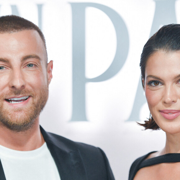 Iris Mittenaere et Paul Duchemin au dîner Emily in Paris à La Samaritaine, à Paris, le 12 septembre 2024.