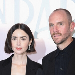 Lily Collins et son mari Charlie McDowell au dîner Emily in Paris à La Samaritaine, à Paris, le 12 septembre 2024.