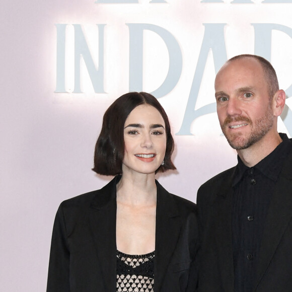 Lily Collins et son mari Charlie McDowell au dîner Emily in Paris à La Samaritaine, à Paris, le 12 septembre 2024.