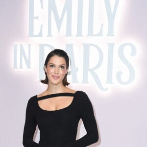 Iris Mittenaere au dîner Emily in Paris à La Samaritaine, à Paris, le 12 septembre 2024.