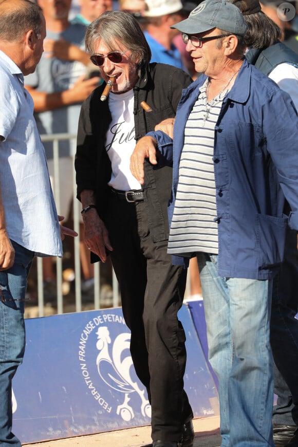 Challenge Henri Salvador 2019, Un tournoi VIP de Pétanque "Souvenir Henri-Salvador" organisé chaque année à l'Ile-Rousse par le Sport Pétanque Ile-Rousse, en Corse, France, le 13 Septembre 2019. S.Vartan est la marraine d'honneur de cette édition 2019; J.Dutronc est venu pour faire le show, avant le coup d'envoi en faisant sauter le bouchon d'une bouteille et d'aller à la rencontre du public. © Olivier Sanchez/Crystal/Bestimage