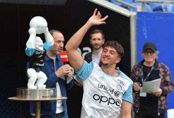 Inoxtag (influenceur) lors du match de football caritatif entre l'OL Légendes et la team Unicef au Groupama Stadium à Lyon en faveur des enfants d'Ukraine et pour célébrer les 20 ans du premier titre de Champion de France de l Olympique Lyonnais le 10 mai 2022. © Frédéric Chambert / Panoramic / Bestimage