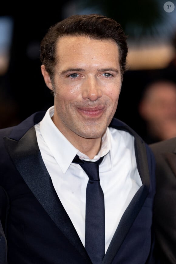 Nicolas Bedos - Montée des marches du film « Mascarade » lors du 75ème Festival International du Film de Cannes. Le 27 mai 2022 © Cyril Moreau / Bestimage  Red carpet of the movie « Mascarade » during the 75th Cannes International Film Festival. On may 27th 2022