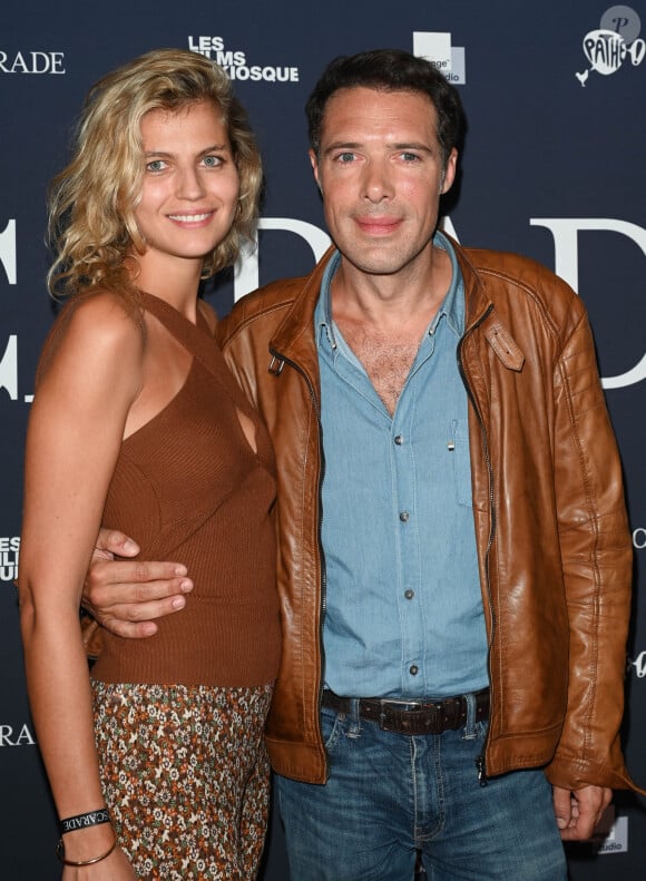 Nicolas Bedos et sa compagne Pauline Desmonts - Avant-première du film "Mascarade" au cinéma Pathé Wepler à Paris. Le 20 octobre 2022 © Coadic Guirec / Bestimage  