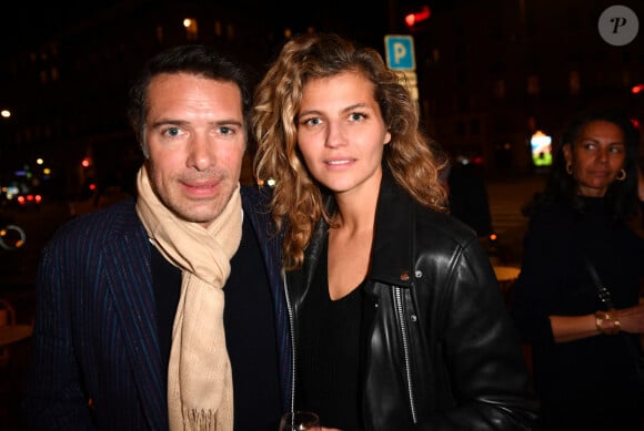 Nicolas Bedos et sa compagne Pauline Desmonts - Cocktail pour la sortie du livre de Michel Denisot " On peut rire de tout, sauf en mangeant de la semoule" aux Deux Magots à Paris le 15 mars 2023. © Veeren/ Bestimage 