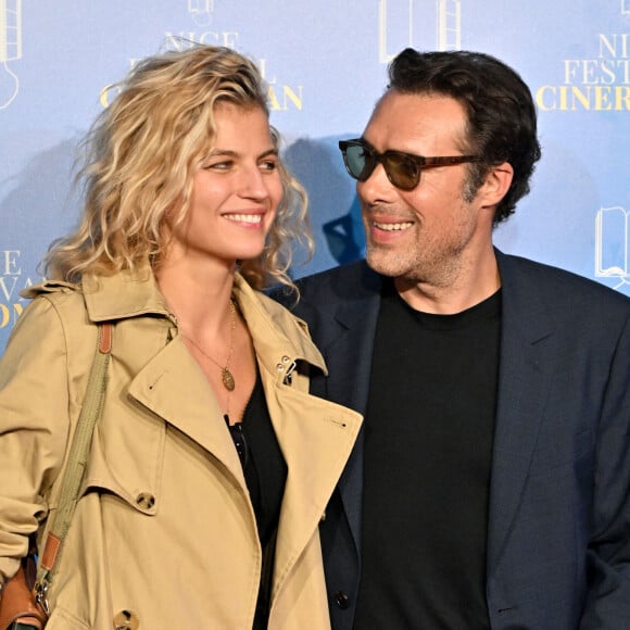 Nicolas Bedos est accusé d'avoir commis une agression sexuelle sur une femme en 2023 
Nicolas Bedos et sa compagne Pauline Desmonts au photocall de la soirée du 8 octobre lors de la 4ème édition du festival Cinéroman à Nice. © Bruno Bebert / Bestimage 