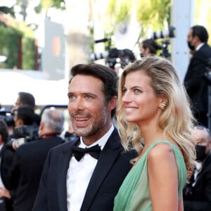 Nicolas Bedos et sa compagne Pauline Desmonts - Montée des marches du film " OSS 117 : Alerte rouge en Afrique Noire " lors du 74ème Festival International du Film de Cannes. Le 17 juillet 2021 © Borde-Jacovides-Moreau / Bestimage 