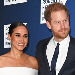 Le prince Harry et Megan Markle au photocall de la soirée de gala "Robert F. Kennedy Human Rights Ripple of Hope 2022" à l'hôtel Hilton de New York City, New York, Etats-Unis, le 6 décembre 2022. 