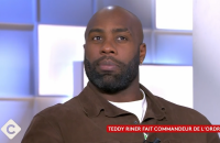 Teddy Riner décoré et rhabillé par Emmanuel Macron, il raconte, "C à Vous".