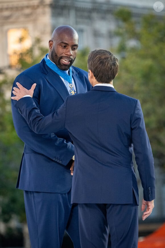 Teddy Riner, qui a été élevé au rang de commandeur de l ordre national du mérite ave Emmanuel Macron, président de la République, lors de la remise des décorations aux athlètes médailles aux Jeux Olympiques et Paralympiques de Paris2024. © Eric Tschaen/Pool/Bestimage 