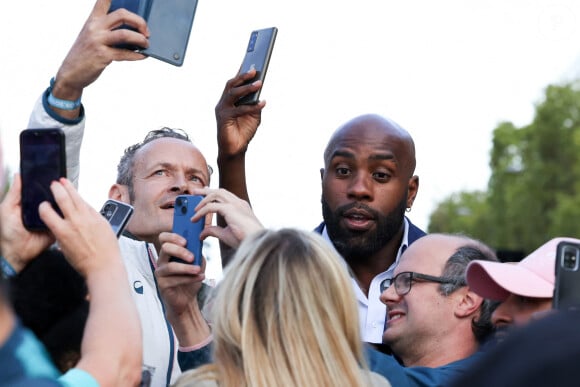 Teddy Riner - Parade des champions, avec les médaillés olympiques, à l'occasion des Jeux Olympiques et Paralympiques Paris 2024, sur l'avenue des Champs-Elysées à Paris. Le 14 juillet 2024 © Stéphane Lemouton / Bestimage 