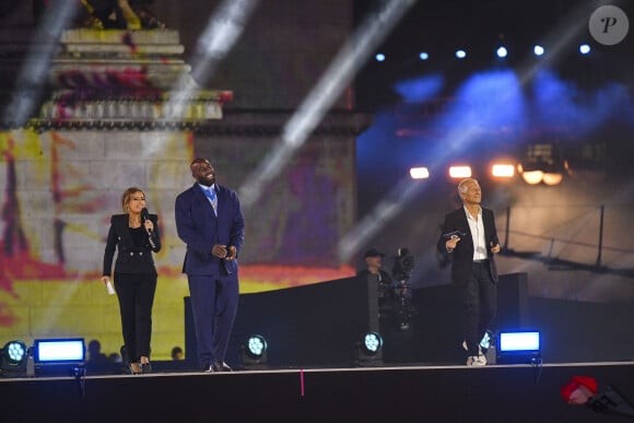 Exclusif - Teddy Riner, les présentateurs Léa Salamé et Nagui - Personnalités sur le plateau de l'émission "Paris 2024 : merci! La grande soirée événement" sur les Champs-Elysées à Paris, à l'occasion des Jeux Olympiques et Paralympiques Paris 2024, diffusée en direct sur France 2, le 14 septembre 2024 © Perusseau-Ramsamy / Bestimage  Exclusive - No Web No Blog pour Belgique et Suisse 