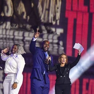 Exclusif - Teddy Riner, les présentateurs Léa Salamé et Nagui - Personnalités sur le plateau de l'émission "Paris 2024 : merci! La grande soirée événement" sur les Champs-Elysées à Paris, à l'occasion des Jeux Olympiques et Paralympiques Paris 2024, diffusée en direct sur France 2, le 14 septembre 2024 © Perusseau-Ramsamy / Bestimage  Exclusive - No Web No Blog pour Belgique et Suisse 