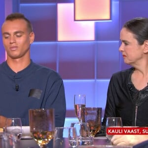 Isabelle Carré, Amélie Nothomb et Kauli Vaast sur le plateau de "C à Vous" face à Anne-Élisabeth Lemoine.