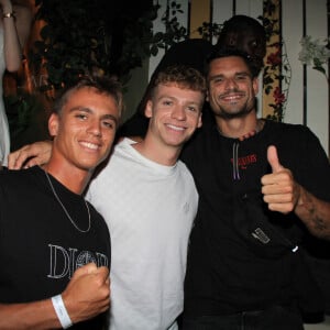 Exclusif - Kauli Vaast, Léon Marchand, Florent Manaudou - Soirée au club L'Arc avec les champions olympiques lors des Jeux Olympiques Paris 2024. Le 10 août 2024 © Baldini / Bestimage 