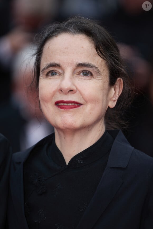 Amélie Nothomb - Montée des marches du film " Furiosa : A Mad Max Saga " lors du 77ème Festival International du Film de Cannes, au Palais des Festivals à Cannes. Le 15 mai 2024 © Jacovides-Moreau / Bestimage 