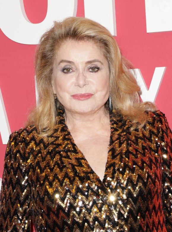 Catherine Deneuve au photocall du "concerto pour la paix" de Omar Harfouch au Théâtre des Champs-Elysées à Paris le 18 septembre 2024. © Coadic Guirec / Bestimage 